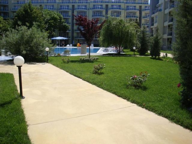 Oazis Cozy Beach Apartment Равда Экстерьер фото